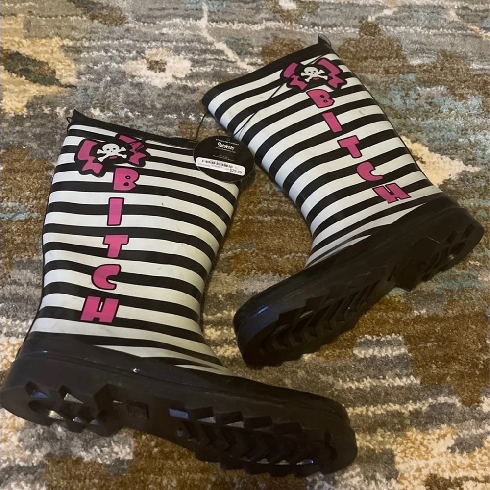 New rain boots size 9-10